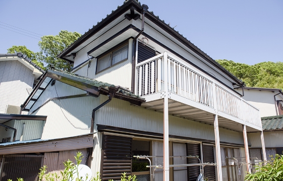 ベランダ修理・外壁塗装を依頼しました